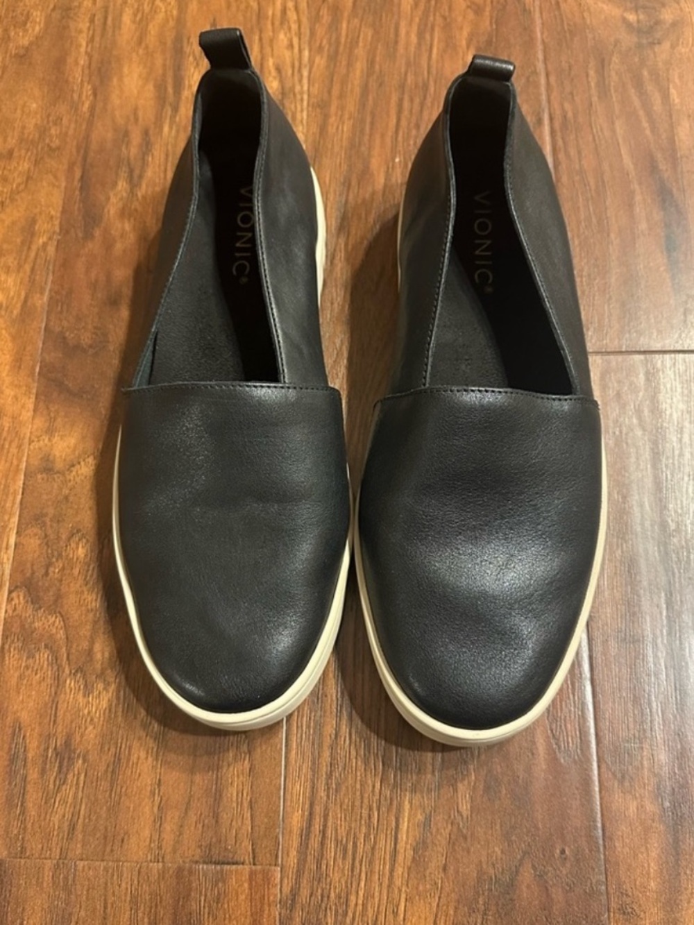 Vionic Black Leather Uptown A-Line loafer